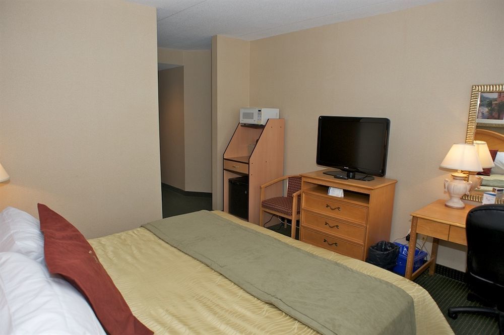 Monte Carlo Inn Airport Suites Mississauga Buitenkant foto