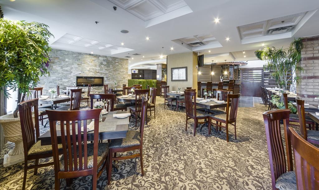 Monte Carlo Inn Airport Suites Mississauga Buitenkant foto