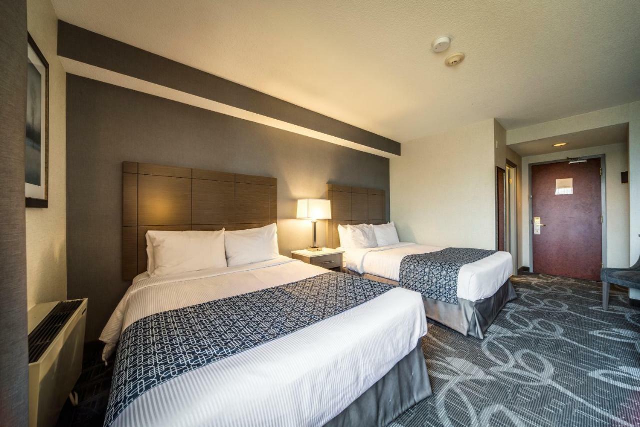 Monte Carlo Inn Airport Suites Mississauga Buitenkant foto